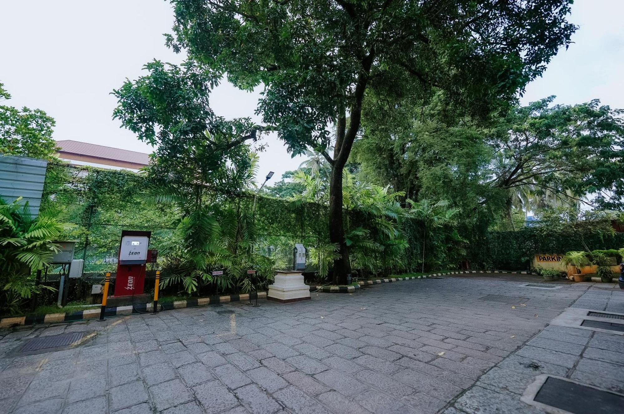Guruvāyūr Hotel Devaragam By K P Namboodiri'S מראה חיצוני תמונה