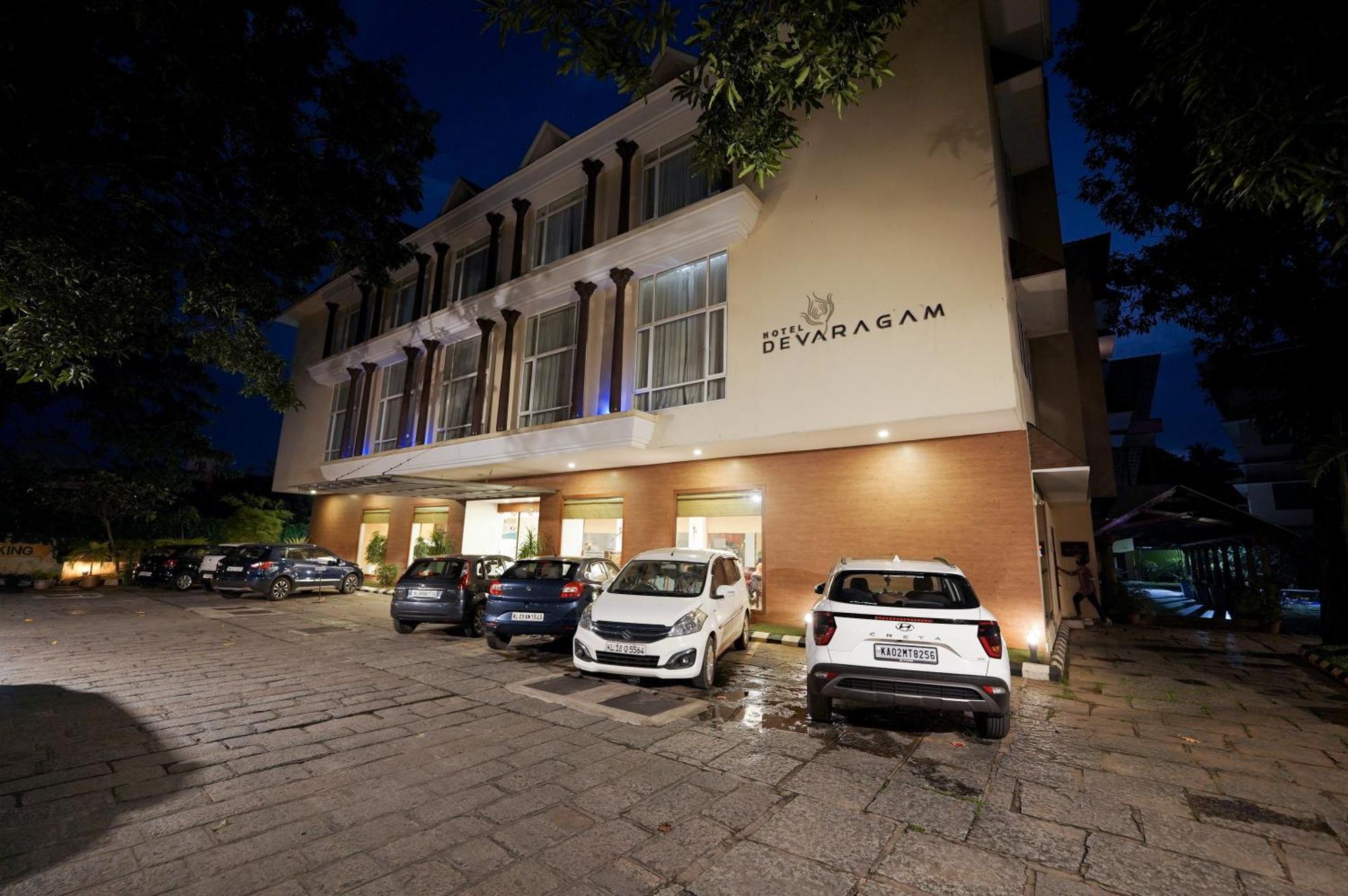 Guruvāyūr Hotel Devaragam By K P Namboodiri'S מראה חיצוני תמונה